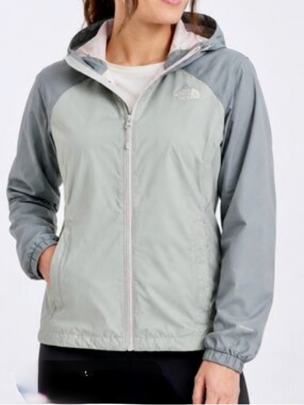 The North Face NWOT Women's Gray Hooded Rain Jacket Venture Dry Vent Sz S